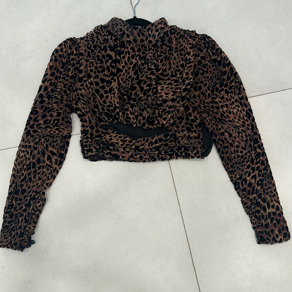 Camila Coelho Kristi brown leopard print crop top - Picture 2 of 5